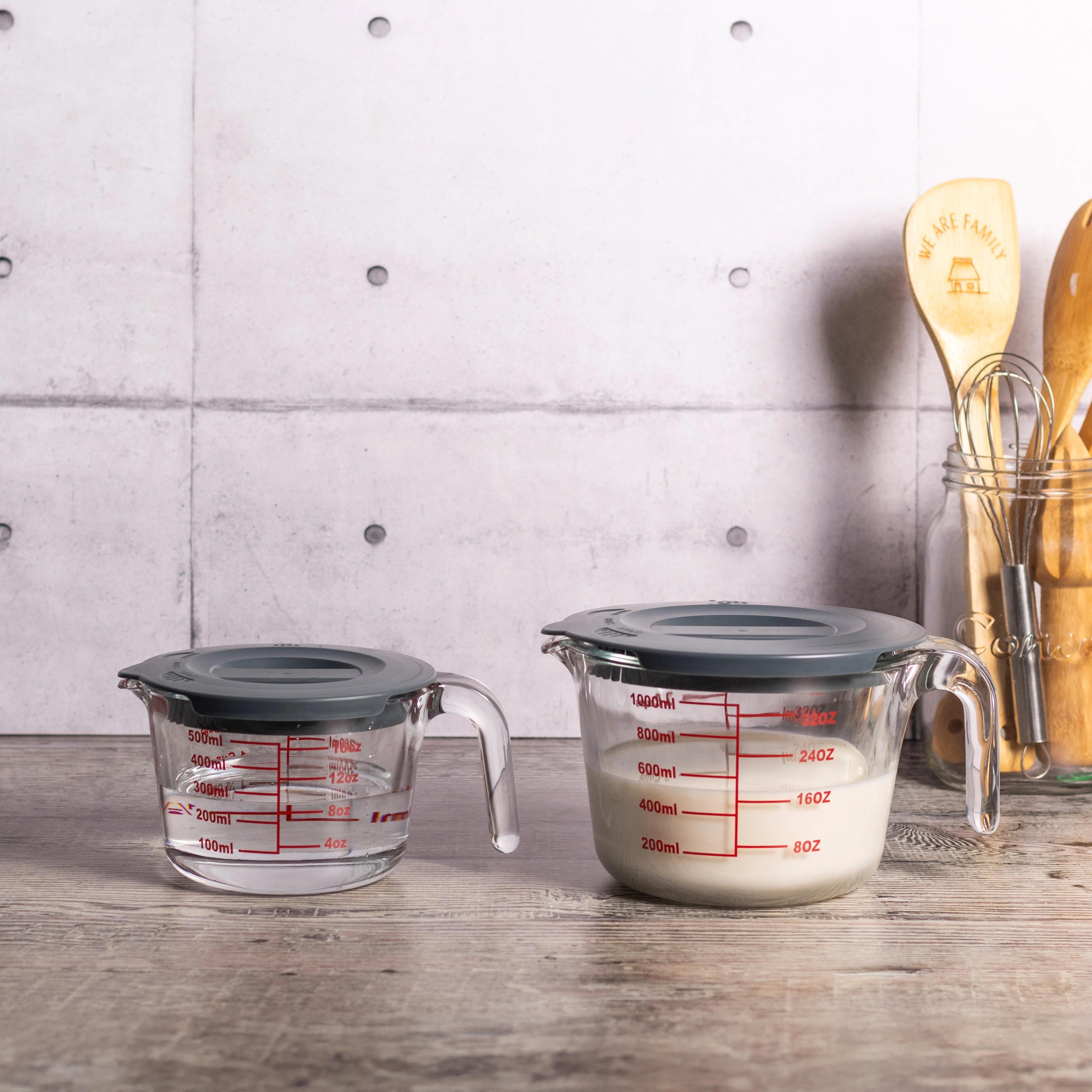 Consol Glass Palma Measuring Jug 1000ml (1L) With Grey Cover Lid - Image 3